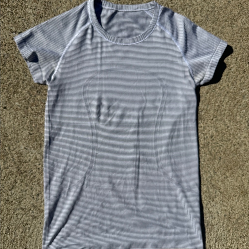 Lululemon Swiftly Tech Short Sleeve shirt